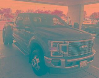 2022 Ford F-350 Super Duty Lariat — photo 1 of 14