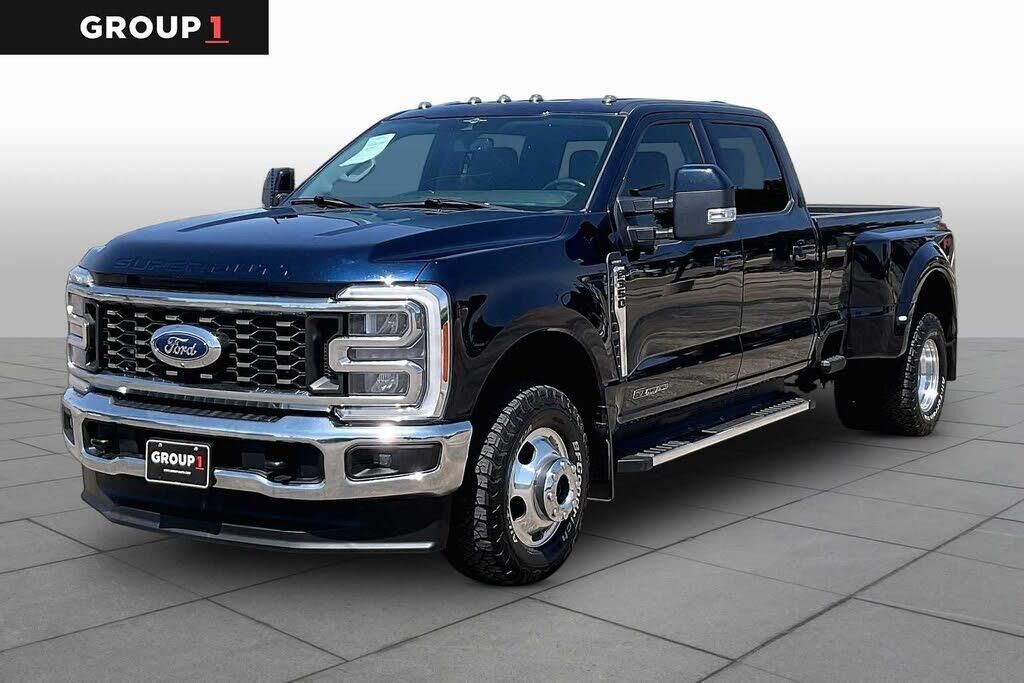 2023 Ford F-350 Super Duty Lariat — photo 1 of 1