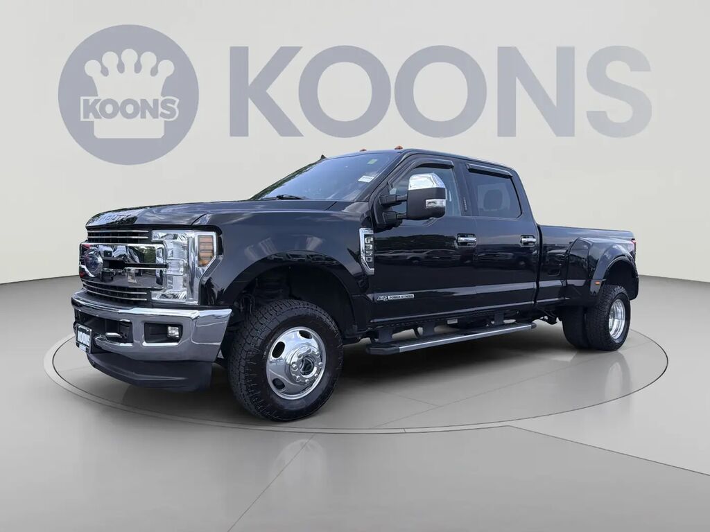 2019 Ford F-350 Super Duty Lariat — photo 1 of 13