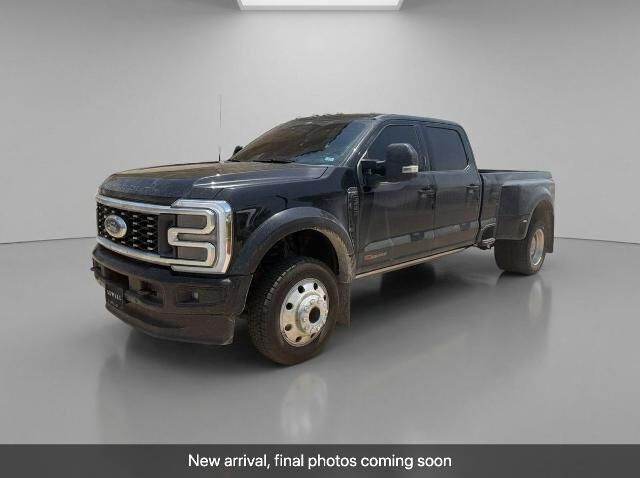 2026 Ford F-450 Super Duty Platinum