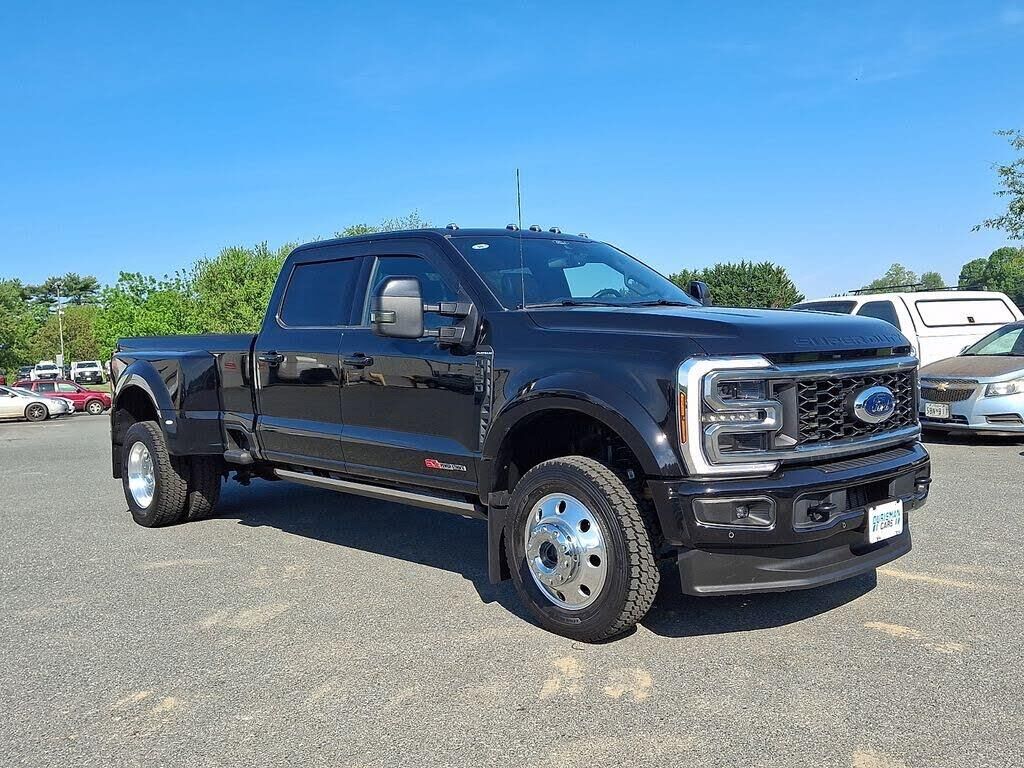 2026 Ford F-450 Super Duty Platinum