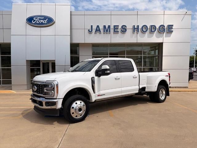 2023 Ford F-450 Super Duty Lariat
