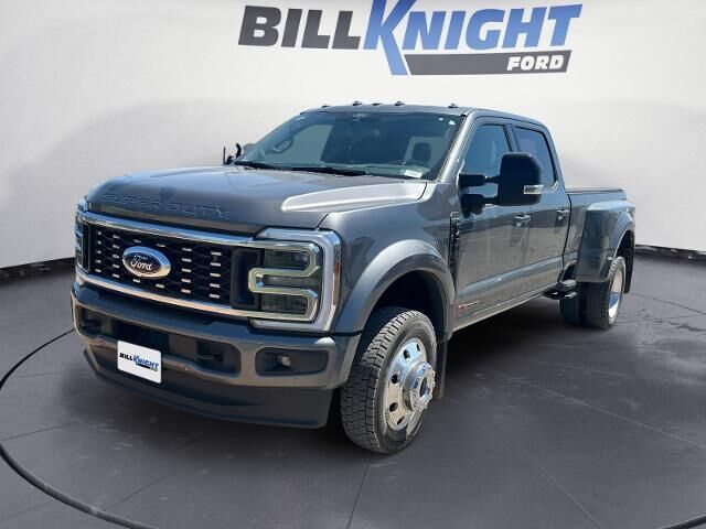 2025 Ford F-450 Super Duty Platinum