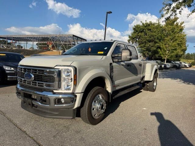 2025 Ford F-450 Super Duty XL