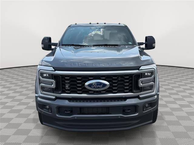 2026 Ford F-450 Super Duty Platinum
