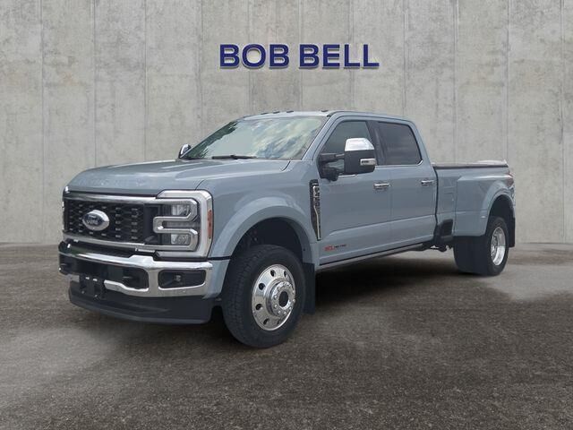 2025 Ford F-450 Super Duty Lariat