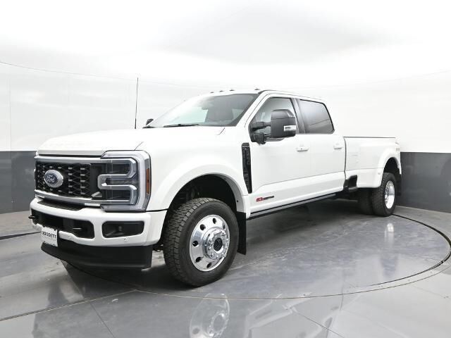 2025 Ford F-450 Super Duty Platinum