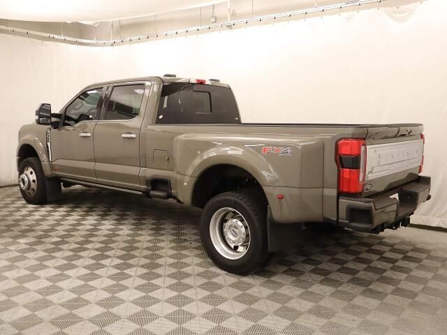 2026 Ford F-450 Super Duty Platinum