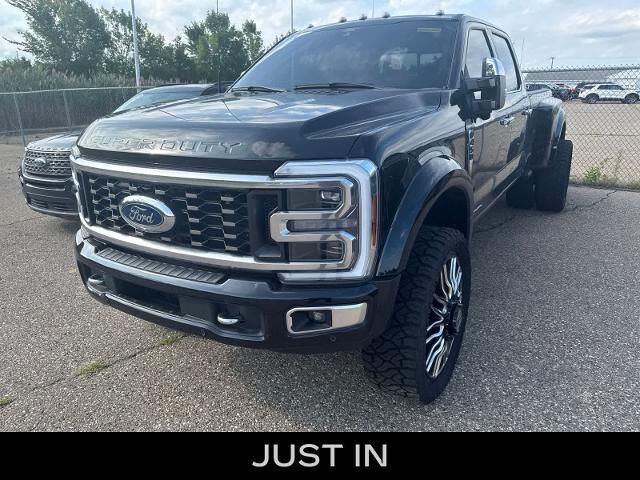 2024 Ford F-450 Super Duty Platinum