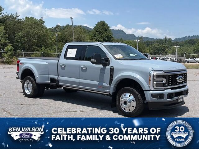 2025 Ford F-450 Super Duty Platinum