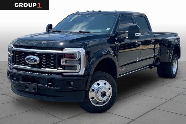 2025 Ford F-450 Super Duty Platinum