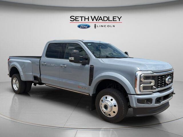 2026 Ford F-450 Super Duty Platinum