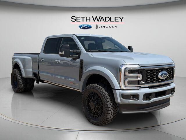 2026 Ford F-450 Super Duty Platinum