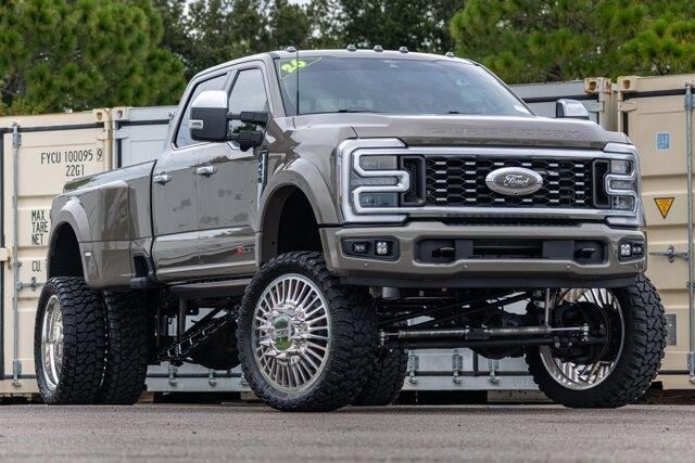 2026 Ford F-450 Super Duty Platinum