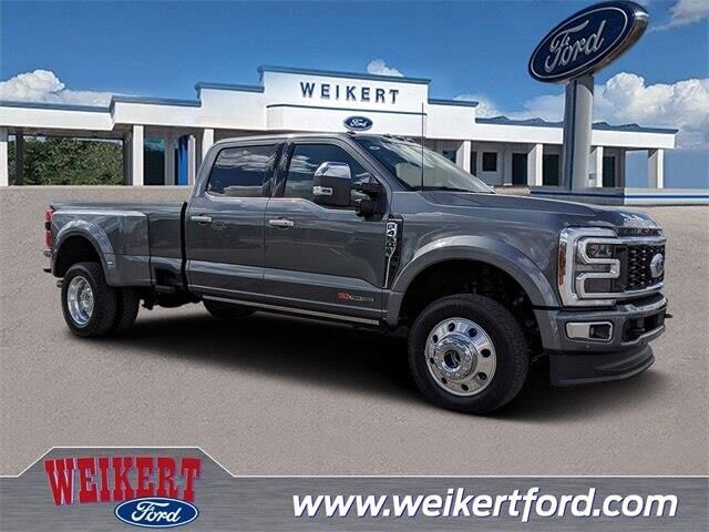 2026 Ford F-450 Super Duty Platinum