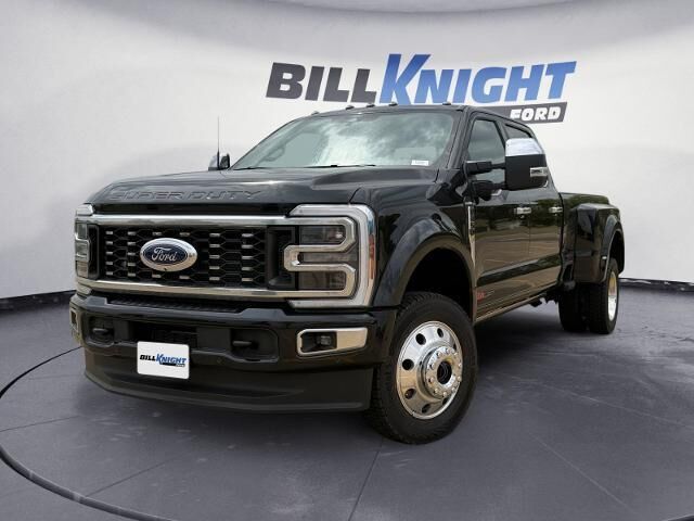 2026 Ford F-450 Super Duty Platinum