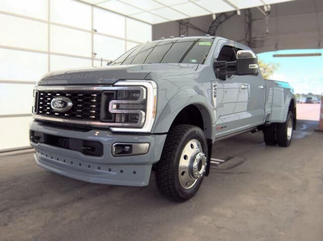 2026 Ford F-450 Super Duty Platinum