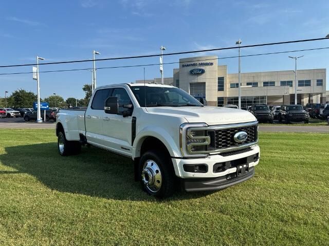 2026 Ford F-450 Super Duty Platinum