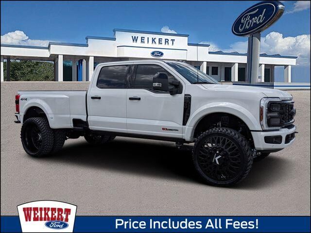 2026 Ford F-450 Super Duty Platinum