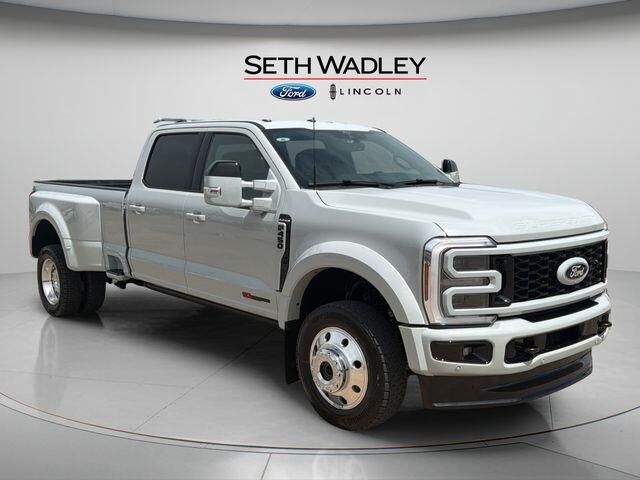 2026 Ford F-450 Super Duty Platinum