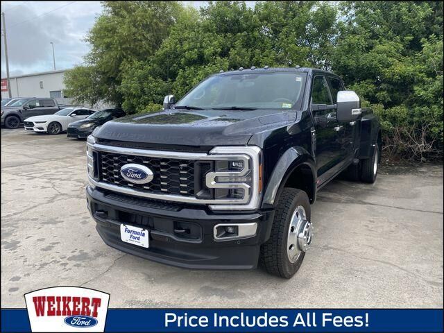 2026 Ford F-450 Super Duty Platinum