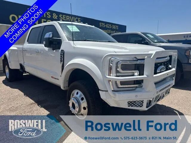 2025 Ford F-450 Super Duty Platinum