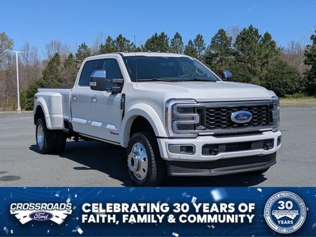 2026 Ford F-450 Super Duty Platinum