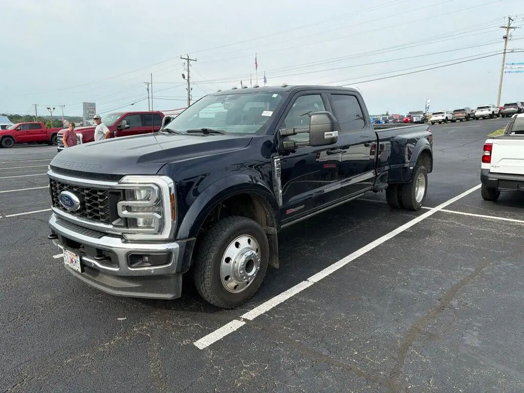 2024 Ford F-450 Super Duty Lariat — photo 1 of 13