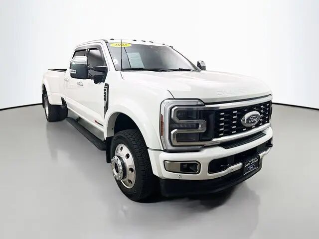 2025 Ford F-450 Super Duty Platinum