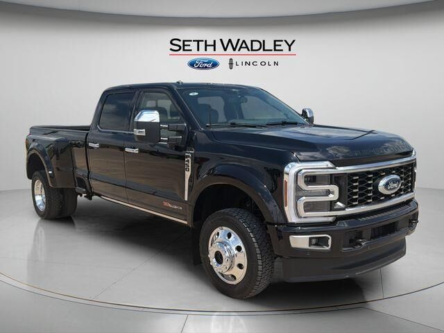 2026 Ford F-450 Super Duty Platinum
