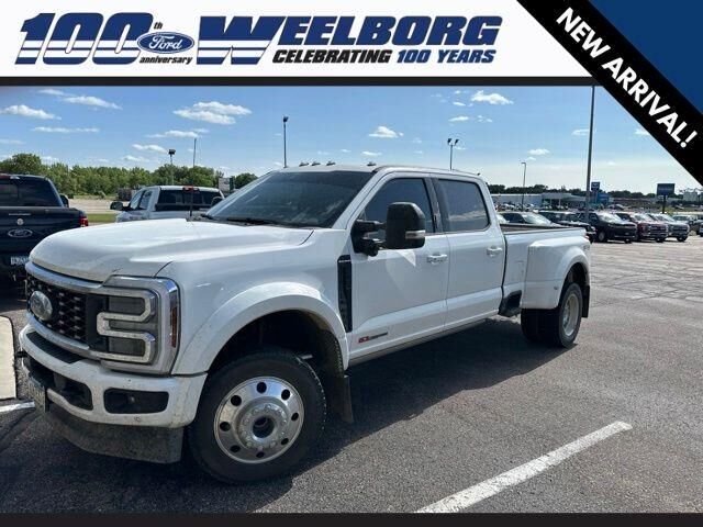 2026 Ford F-450 Super Duty Platinum