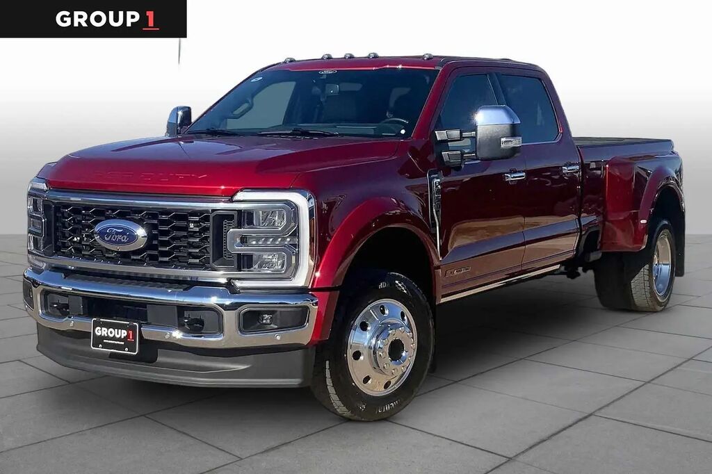 2025 Ford F-450 Super Duty Lariat — photo 1 of 13