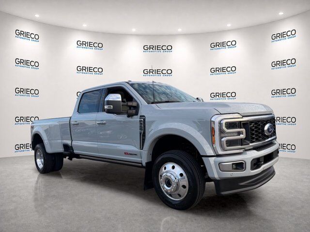 2026 Ford Super Duty F-450 DRW Platinum