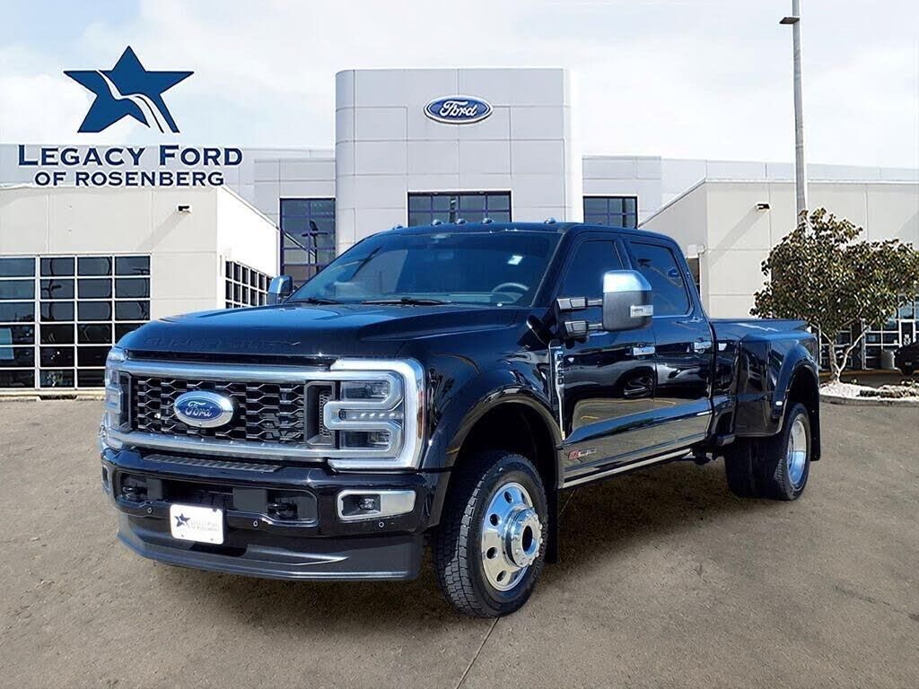 2026 Ford F-450 Super Duty Platinum — photo 1 of 1