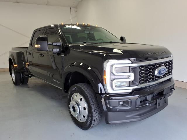 2026 Ford F-450 Super Duty XLT — photo 1 of 13