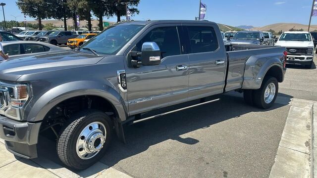 2022 Ford F-450 Super Duty Platinum