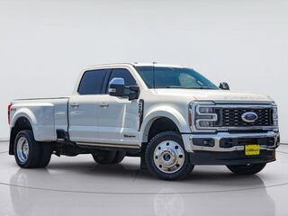 2025 Ford F-450 Super Duty Lariat