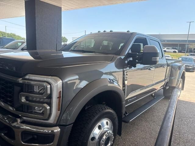 2026 Ford F-450 Super Duty Lariat