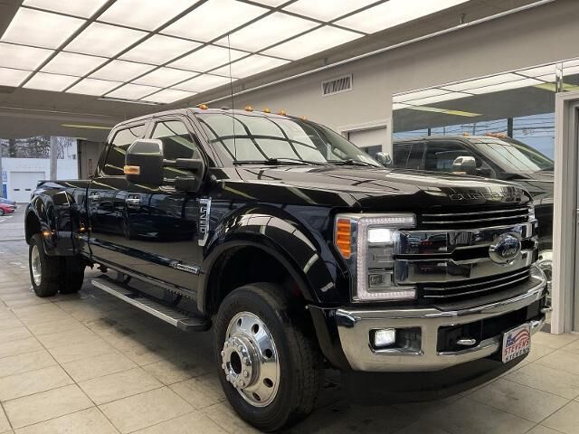 2017 Ford F-450 Super Duty Lariat