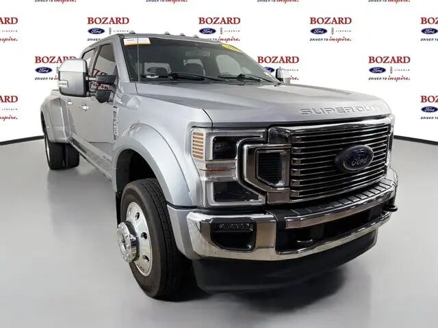 2022 Ford F-450 Super Duty Lariat — photo 1 of 13
