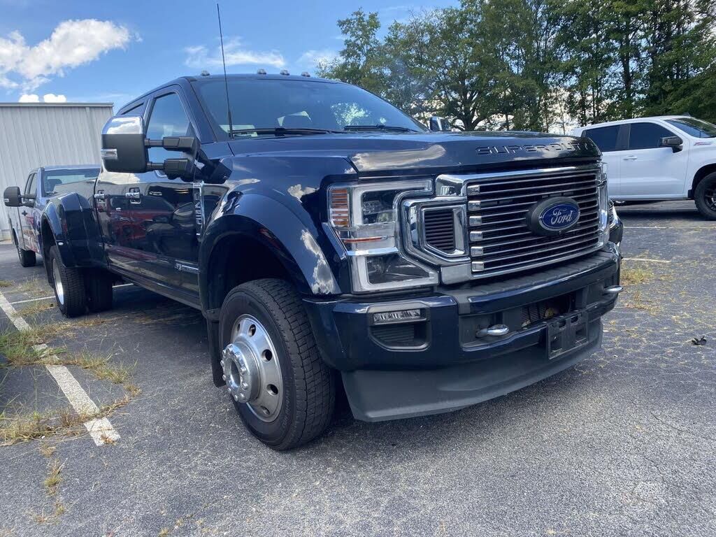2022 Ford F-450 Super Duty Platinum — photo 1 of 1