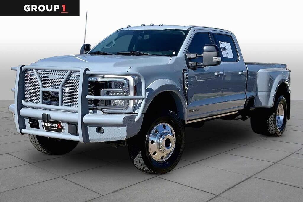 2024 Ford F-450 Super Duty Lariat — photo 1 of 1