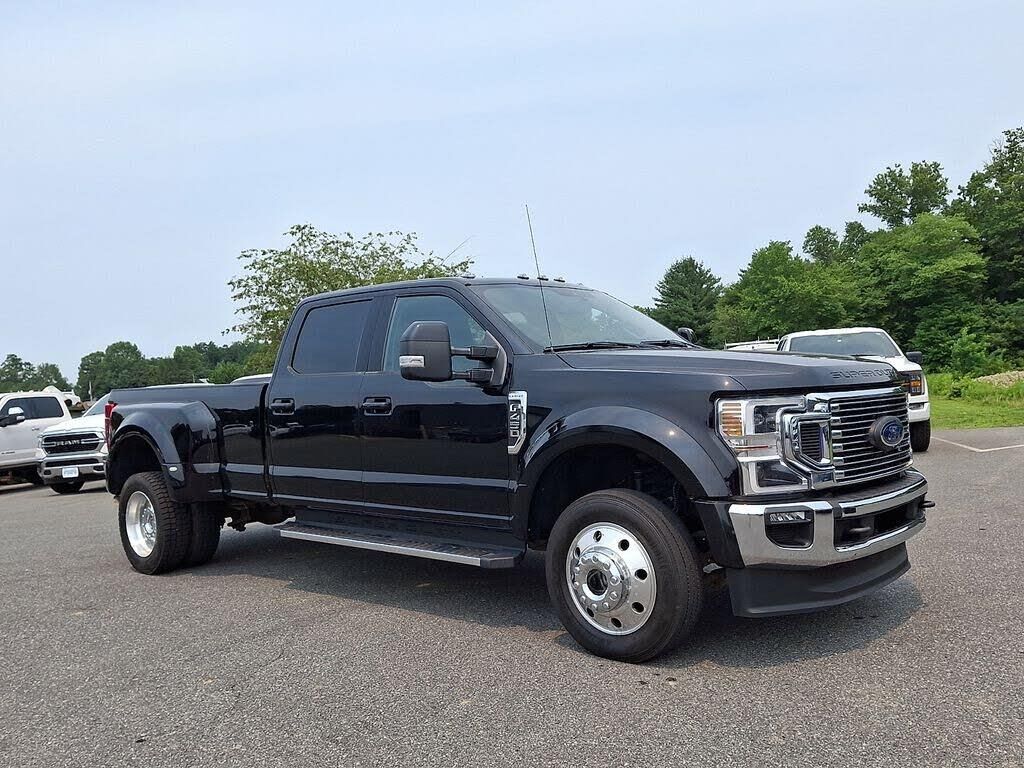 2021 Ford F-450 Super Duty Lariat — photo 1 of 1