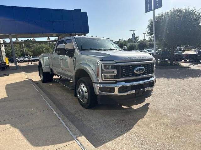 2023 Ford F-450 Super Duty Lariat