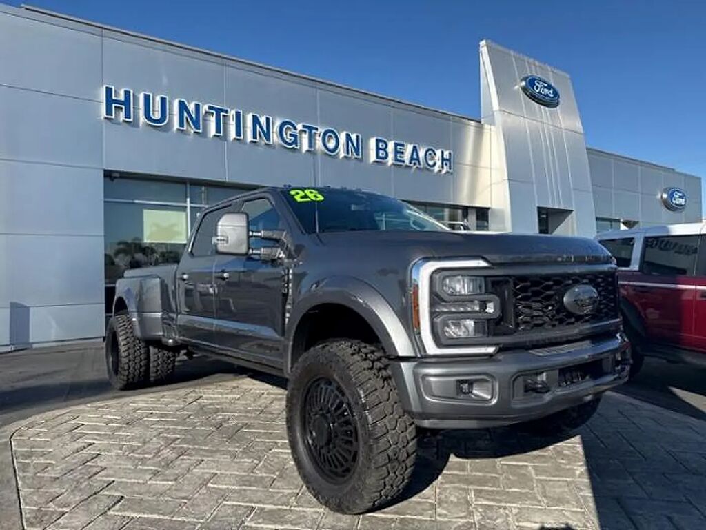2026 Ford F-450 Super Duty Lariat — photo 1 of 13