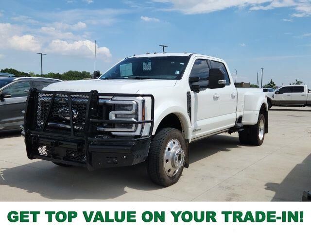 2026 Ford F-450 Super Duty Platinum