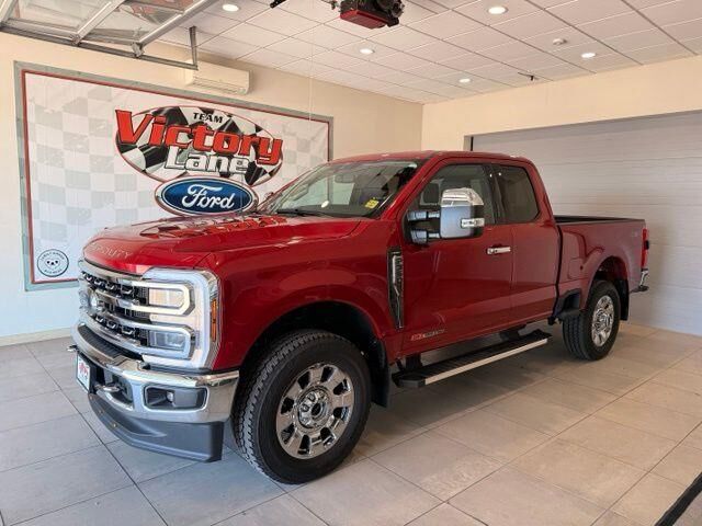 2024 Ford F-350 Super Duty Lariat — photo 1 of 13