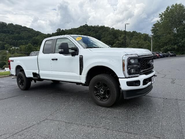 2025 Ford F-350 Super Duty XL