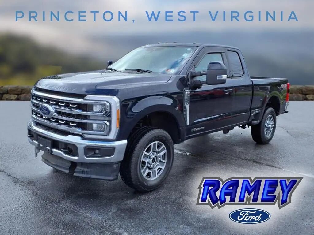 2023 Ford F-350 Super Duty Lariat — photo 1 of 13