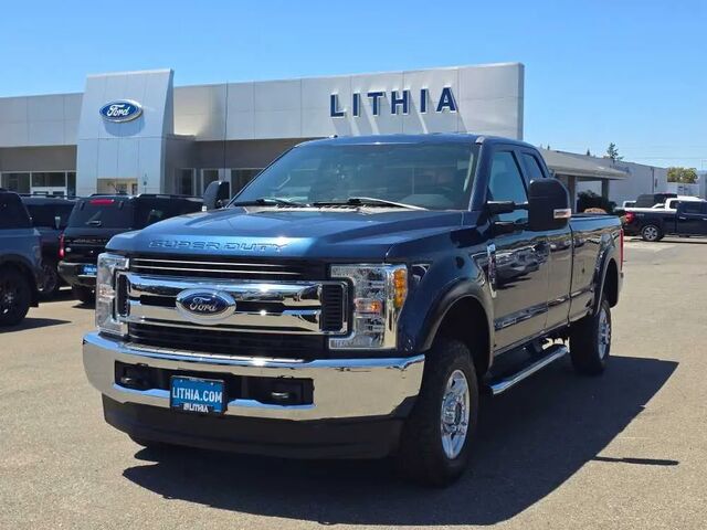 2017 Ford F-350 Super Duty XLT